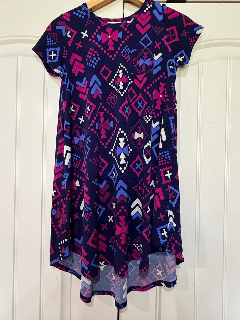 LuLaRoe Navy Geometric Print Short Sleeve Tee - Pink & Blue & White size 10